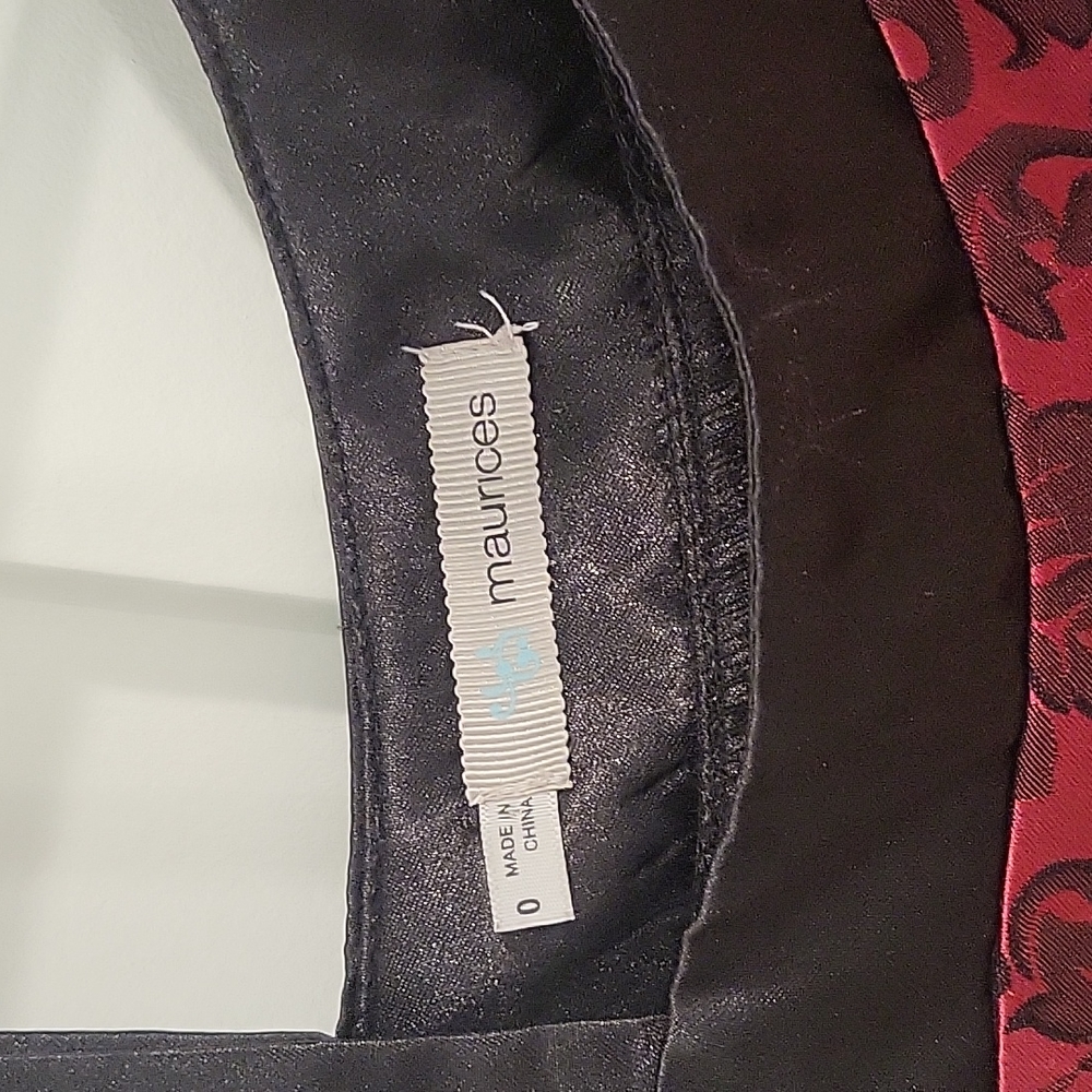 Maurices One Sleeve - Picture 2 of 5